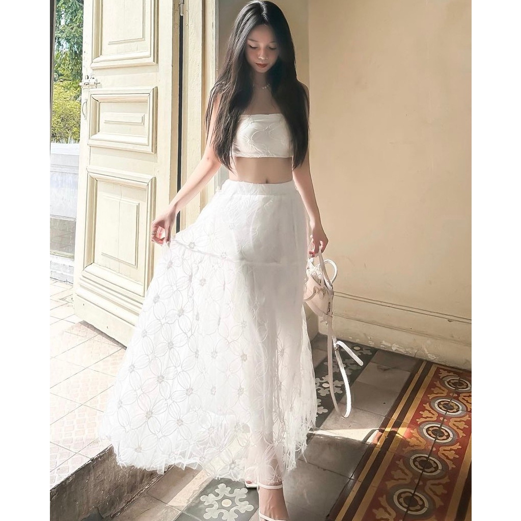 DII COLLECTION - Bộ áo váy thiết kế lưới xòe thêu hoa dáng dài dạo biển cao cấp