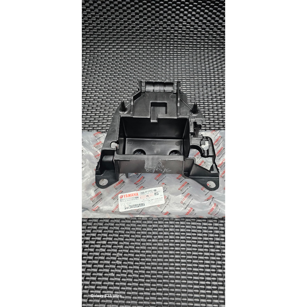 Học bình ắc quy Exciter Thailand 5YP( Spark Fi thailand chính hãng) hàng zin thay thế cho ae dọn xe bị gãy bể