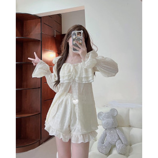 Set áo trắng bèo tay loe xẻ tà short