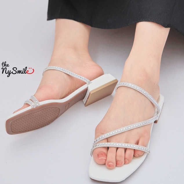 Guốc nữ cao 2 phân quai mảnh đính đá - The NySmile - MATIN