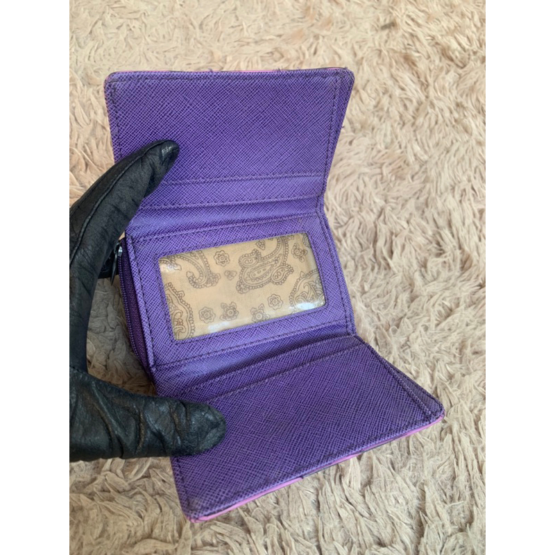 Túi ví chuẩn si. Túi ví qua sử dụng. Khách vui lòng xem hình nếu muốn biết thêm thông tin sản phẩm mời khách vô chat nhé