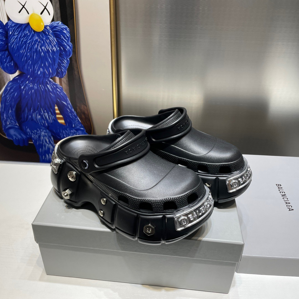 Blcg Xăng đan Đế Dày Tăng Chiều Cao Thời Trang Mới 2023，Balenciiaga Hardcrocs - Dép cao su crors đính đinh cực chất