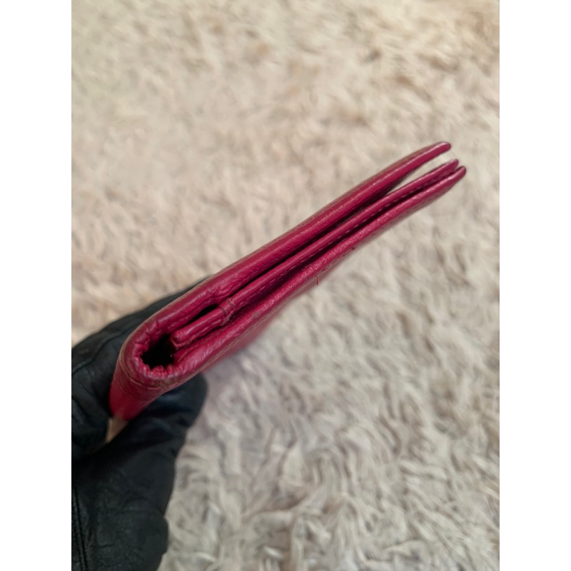 Túi ví chuẩn si. Túi ví qua sử dụng. Khách vui lòng xem hình nếu muốn biết thêm thông tin sản phẩm mời khách vô chat nhé