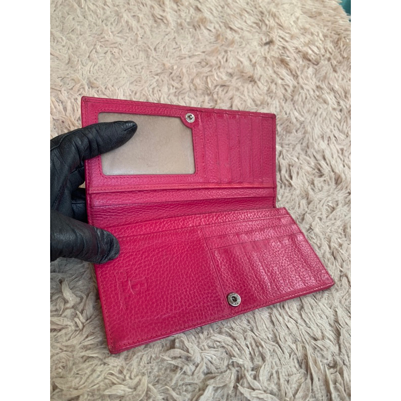 Túi ví chuẩn si. Túi ví qua sử dụng. Khách vui lòng xem hình nếu muốn biết thêm thông tin sản phẩm mời khách vô chat nhé