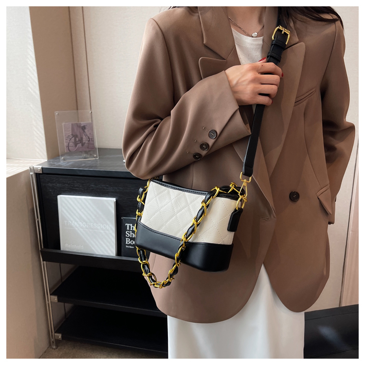 Ready - VỀ SẴN: Túi xách trám đế màu dây đan to