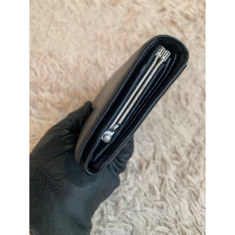 Túi ví chuẩn si. Túi ví qua sử dụng. Khách vui lòng xem hình nếu muốn biết thêm thông tin sản phẩm mời khách vô chat nhé