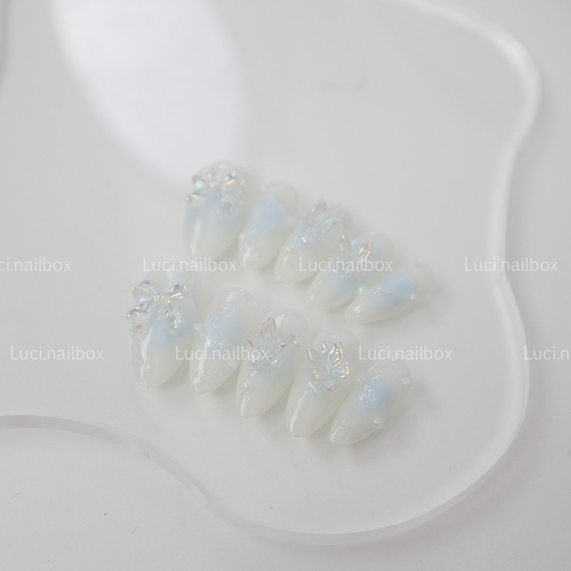 Móng úp thiết kế loang xanh y2k L017 đính charm nơ thuỷ tinh hologram luci.nailbox