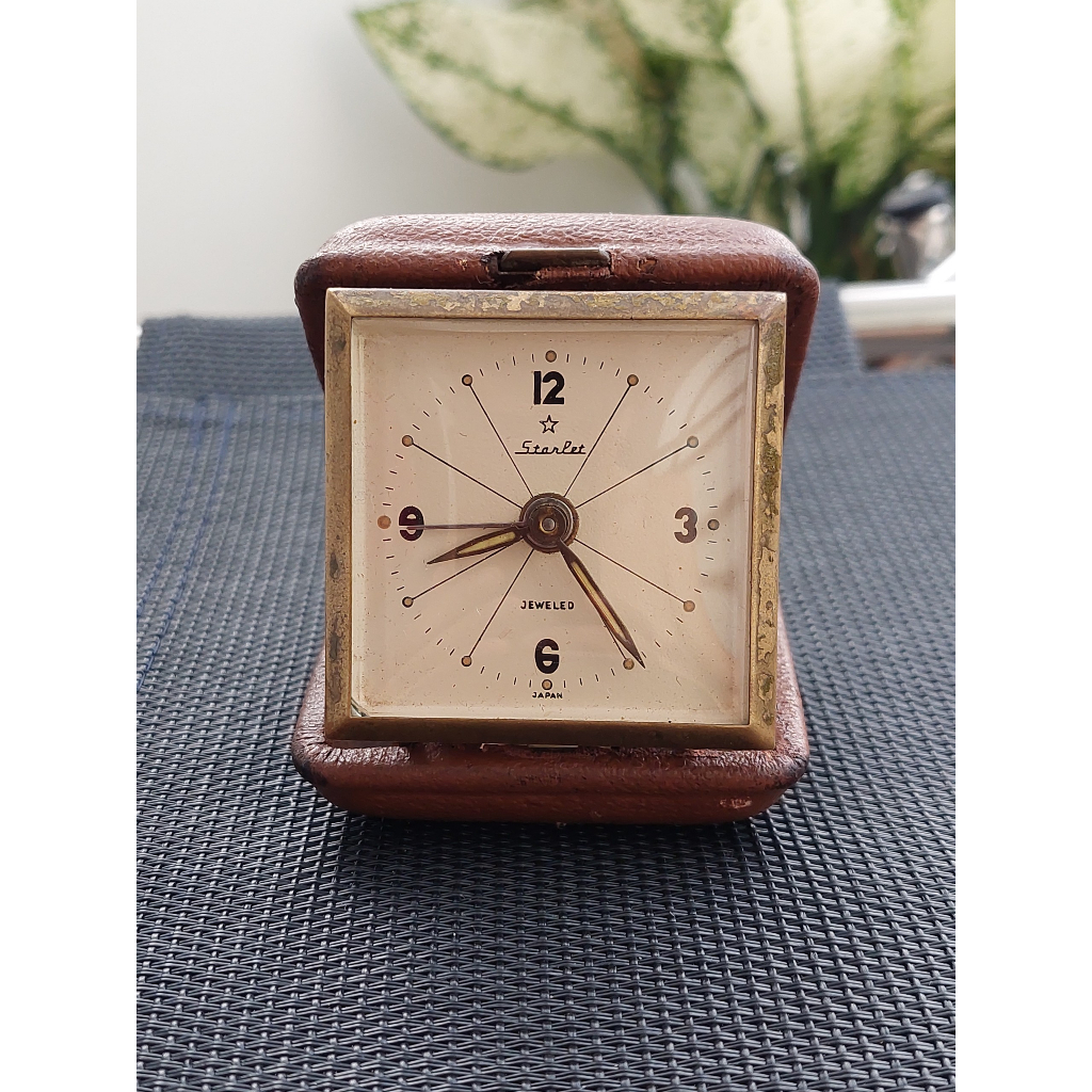 Đồng nam hồ để bàn xưa Starlet lên cót có báo thức hàng Si