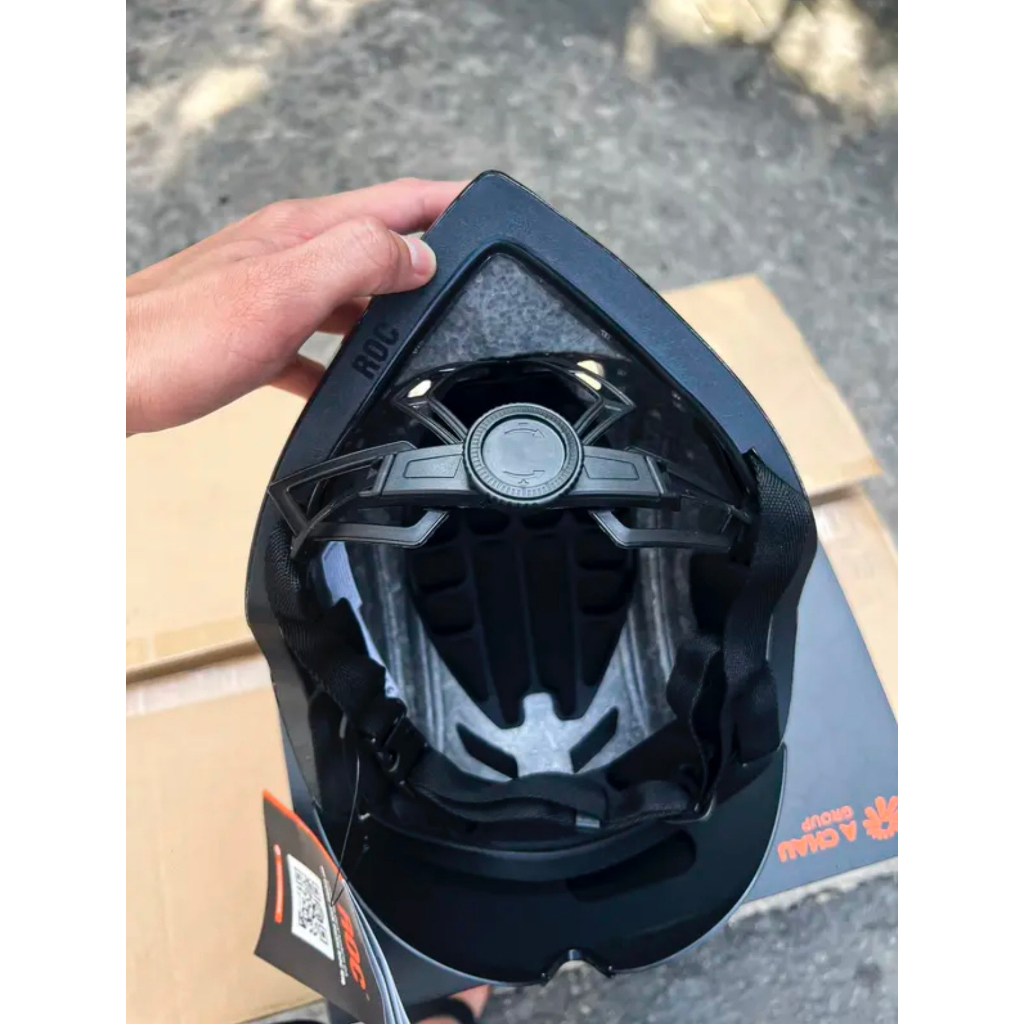 Mũ xe đạp thể thao ROC R18 giống POC falcon chính hãng bảo hành 12 tháng