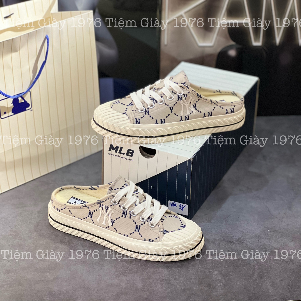 Sục MLB PlayBall Mule Monogram NewYork Yankees Giày Đạp Gót MLB Nâu Lai Auth