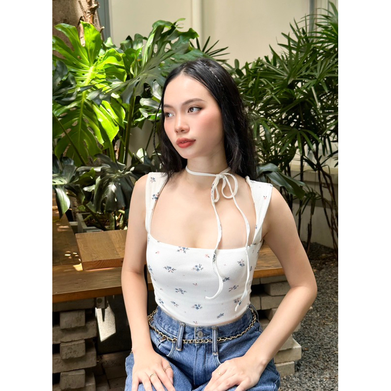 “𝐉𝐔𝐋𝐈𝐄” Áo croptop hai dây thun gân hở lưng, hoa liti xinh xắn
