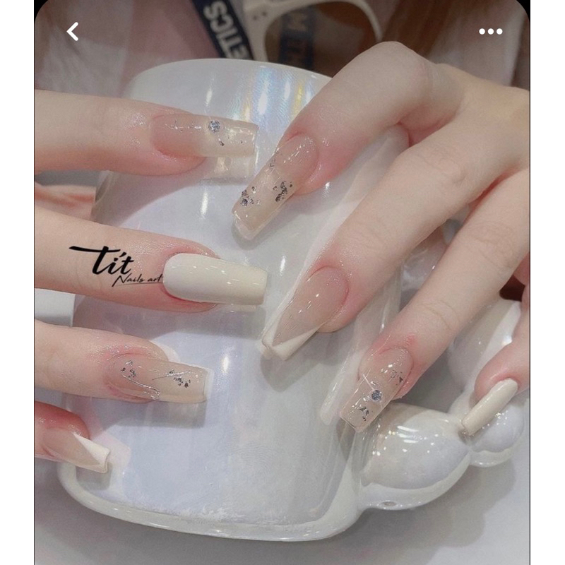Nai Box thủ công màu trắng nhẹ nhàng 10 móng