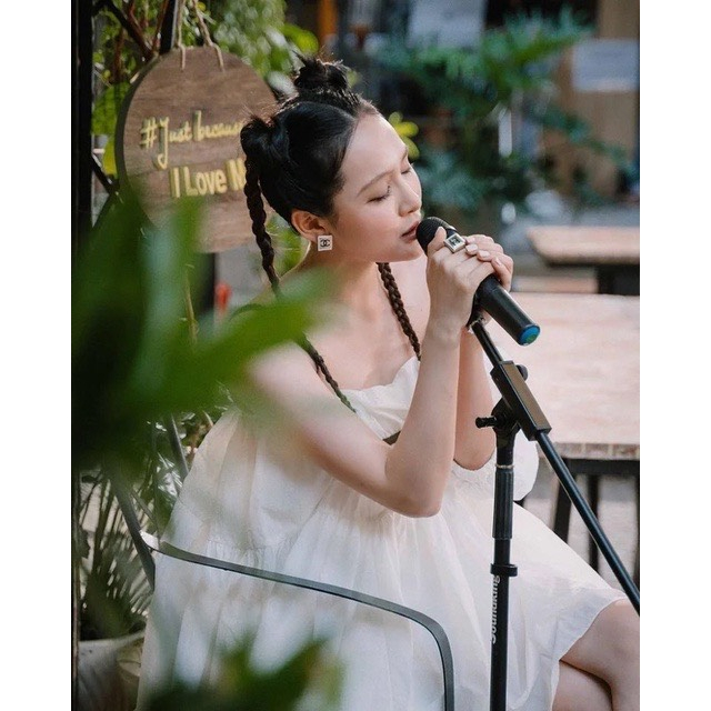 Khuyên tai Vuông trắng thương hiệu ECNV2