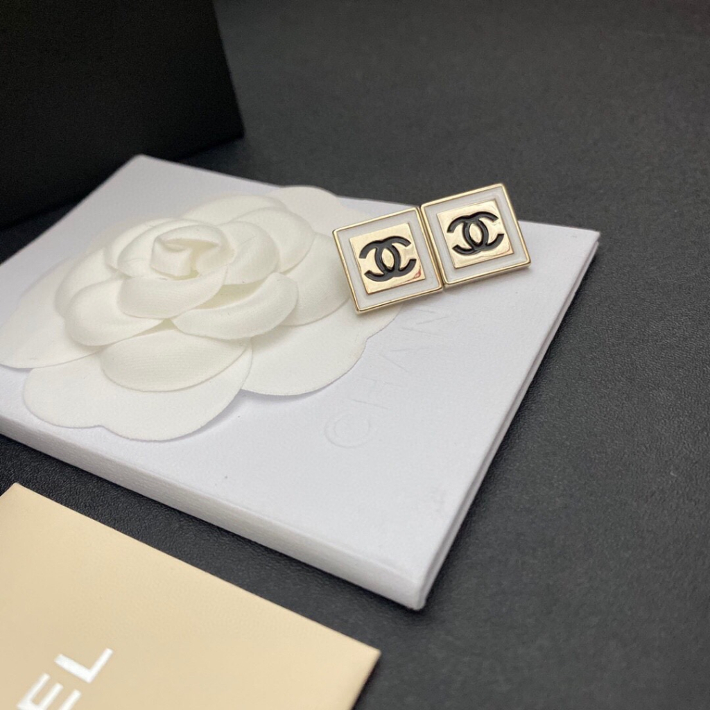 Khuyên tai Vuông trắng thương hiệu ECNV2