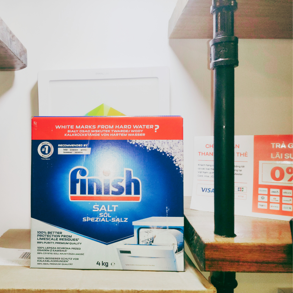 Hộp 4kg Muối rửa chén bát Finish trong máy rửa bát 2 gói 2kg/gói bên trong hộp giấy loại bao bì mới về 2022.