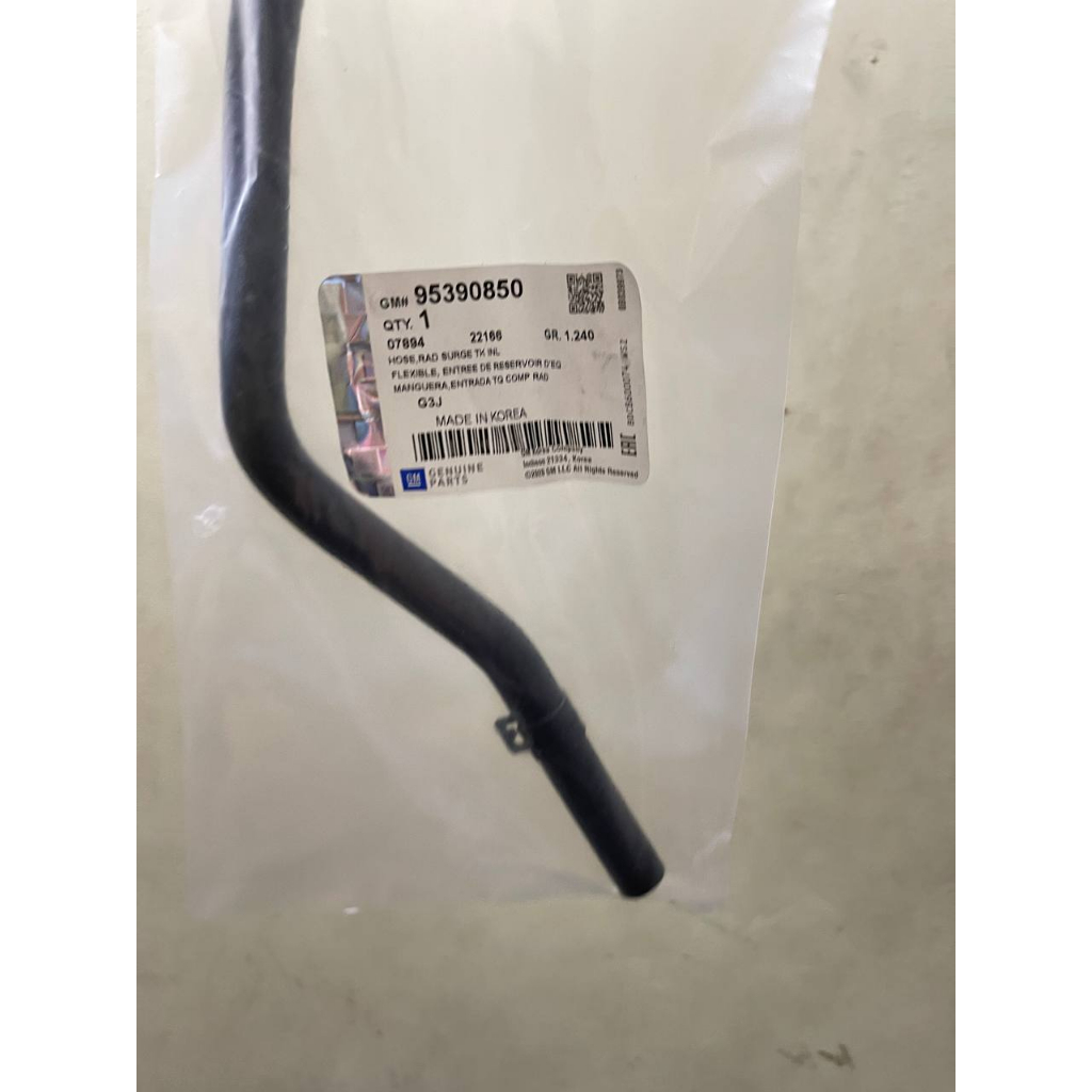 Ống nước họng ga đến bình nước phụ Cruze,Lacetti cdx,Se hàng Gm:95390850 chính hãng