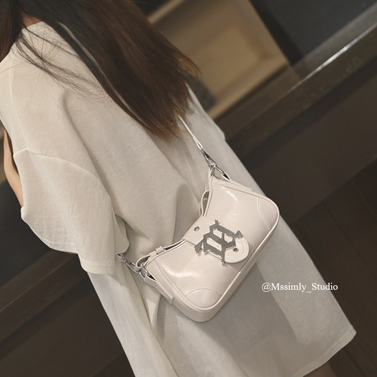 Túi xách nữ đeo chéo đeo vai 2 kiểu điệu đà cá tính Capucha T318