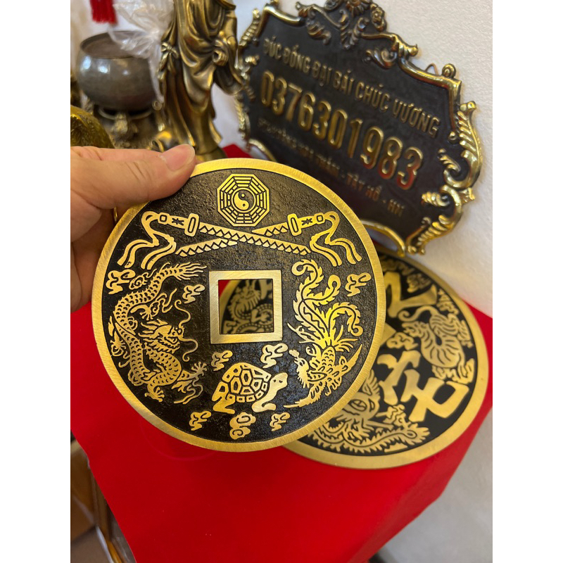 Tiền xu cỡ đại bằng đồng thau phong thủy.