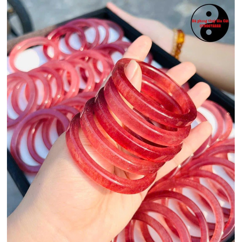 Vòng bản liền đá thach anh dâu tây vuông vip kiểm định