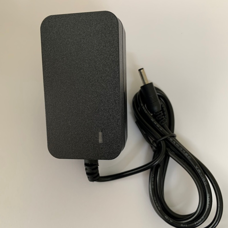 Sạc Pin Áo Điều Hoà Hàng Mới Nhất 2A Điện Áp Ra 8,4v