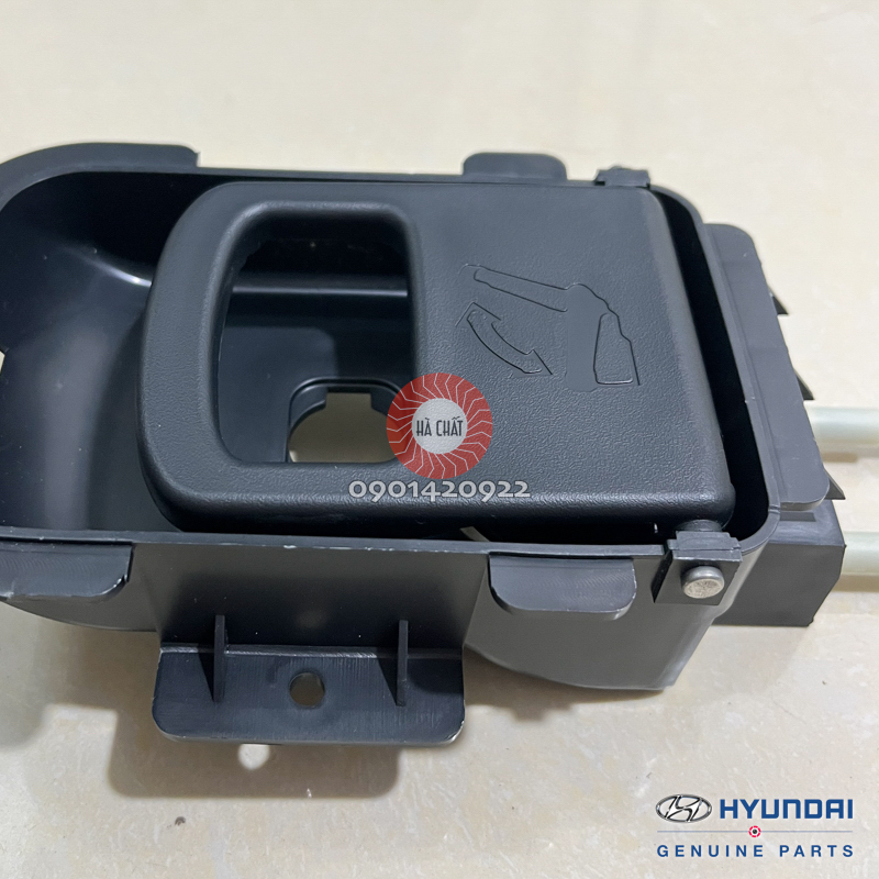 Tay kéo hàng ghế thứ 3 HYUNDAI SANTAFE 2006-2012 / Nhập khẩu chính hãng HYUNDAI MOBIS Hàn Quốc - Tay gập ngả ghế