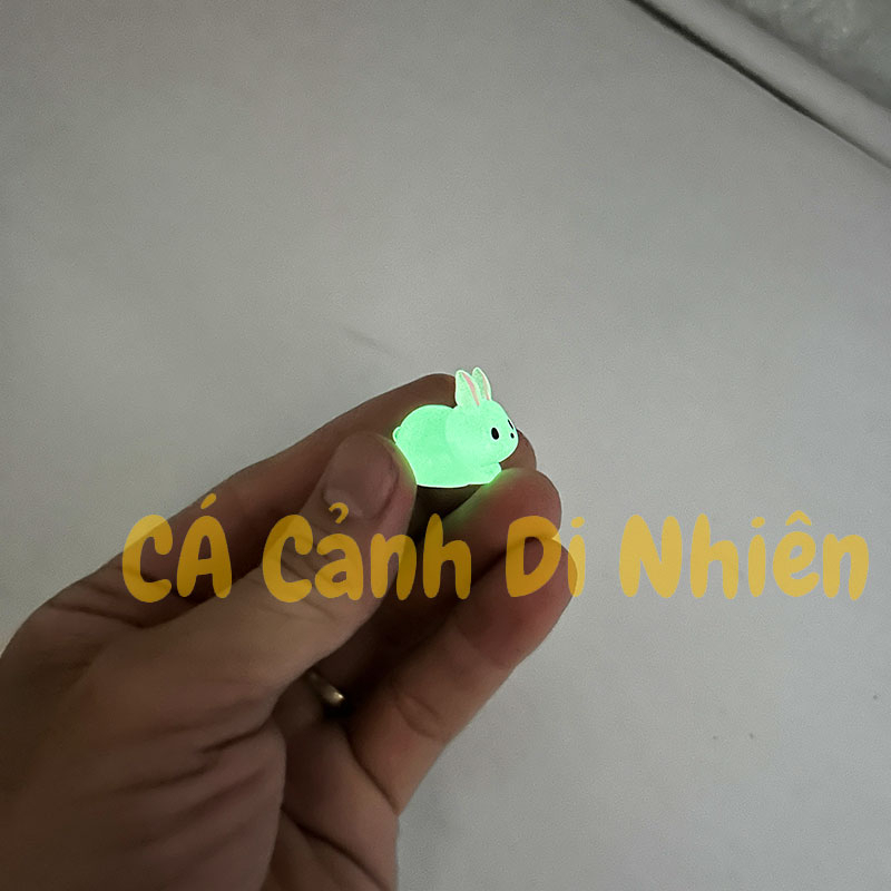 Tiểu cảnh mô hình thỏ trắng dạ quang mini trang trí hồ cá Terrarium