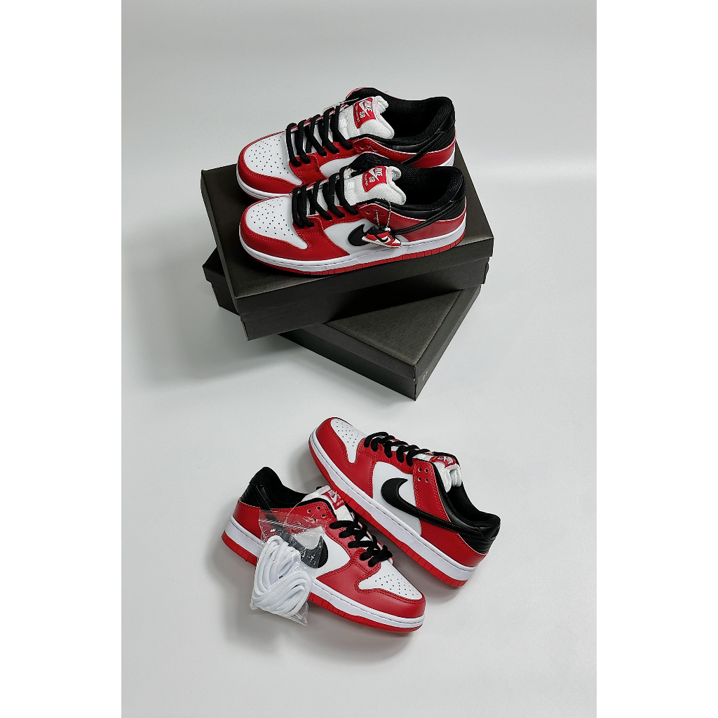 GIÀY SB DUNK ĐỎ ĐEN, SB DUNK CHICAGO ĐỎ TRẮNG, N_IKE SB ĐỎ VẠCH ĐEN KÈM DÂY PHỤ VÀ MÓC XỊN XÒ màu bản cao cấp_full box