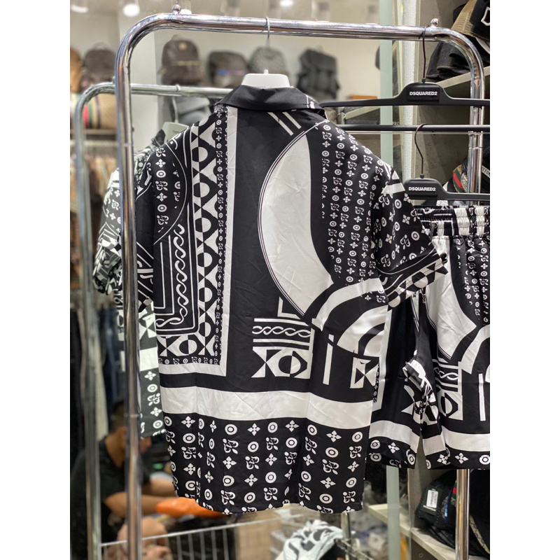 Bộ cổ bẻ chất lụa cực mát ,logo hoạ tiết nổi bật sang trọng