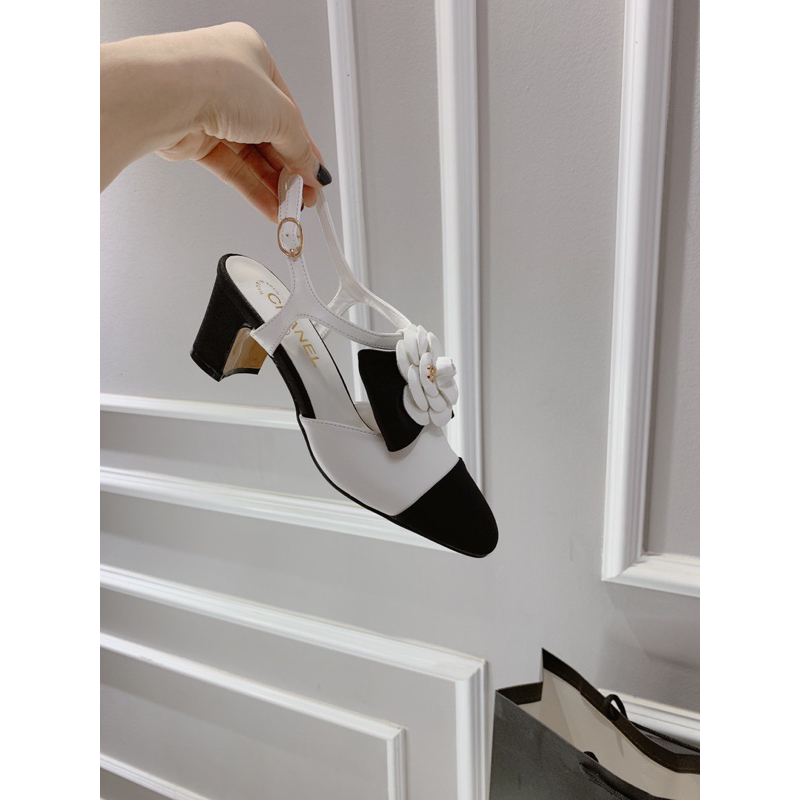 🎀 SỈ GIÀY NỮ AN SHOES🎀 Sangdal bít mũi  hoa trà gót vuông 7cm. Hàng quảng châu full box.