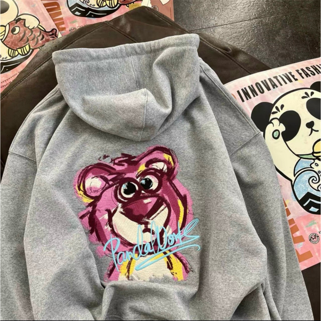 Áo khoác hoodie nam nữ dây kéo logo in GẤU DÂU phối hình chữ mẫu mới ra lò được nhiều bạn trẻ yêu thích UTS