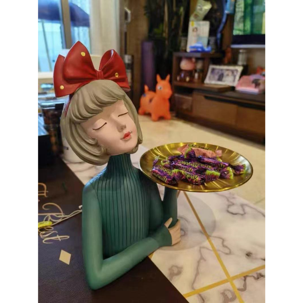 Tượng cô gái bê khay, khay đựng đồ, khay để chìa khóa, deco nhà