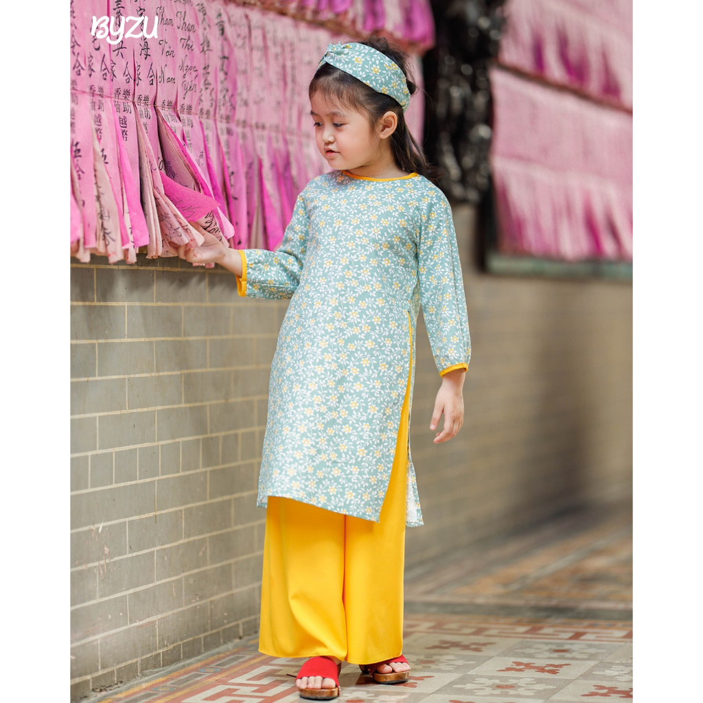Áo Dài Bé Gái BYZU Kiểu Cách Tân Cổ Tròn Tay Lỡ Chất Vải Linen Hoa Nhí ADT2209
