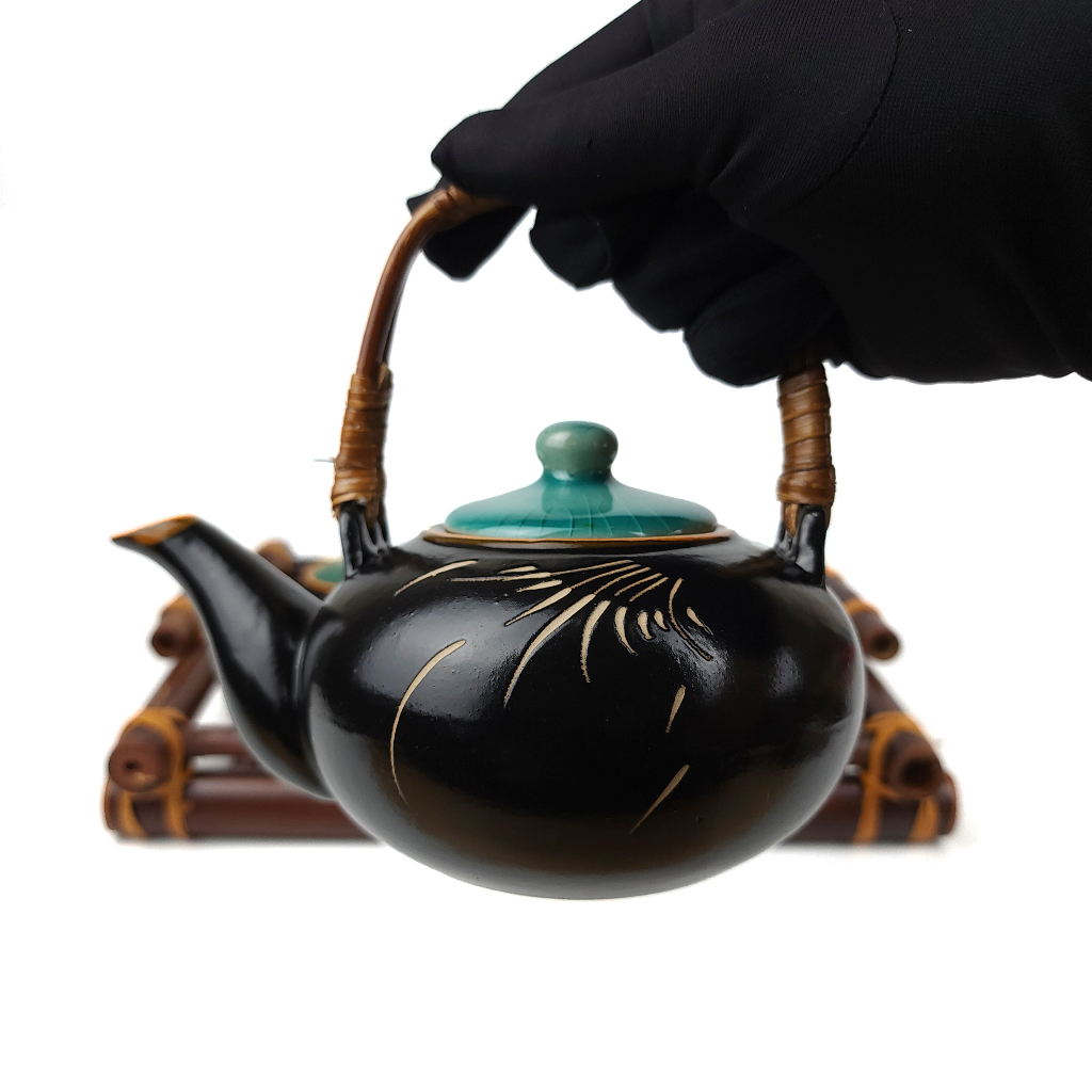 Bộ ấm chén khắc trúc Gốm Sứ Bát Tràng Linh Khang quai mây kèm khay mây