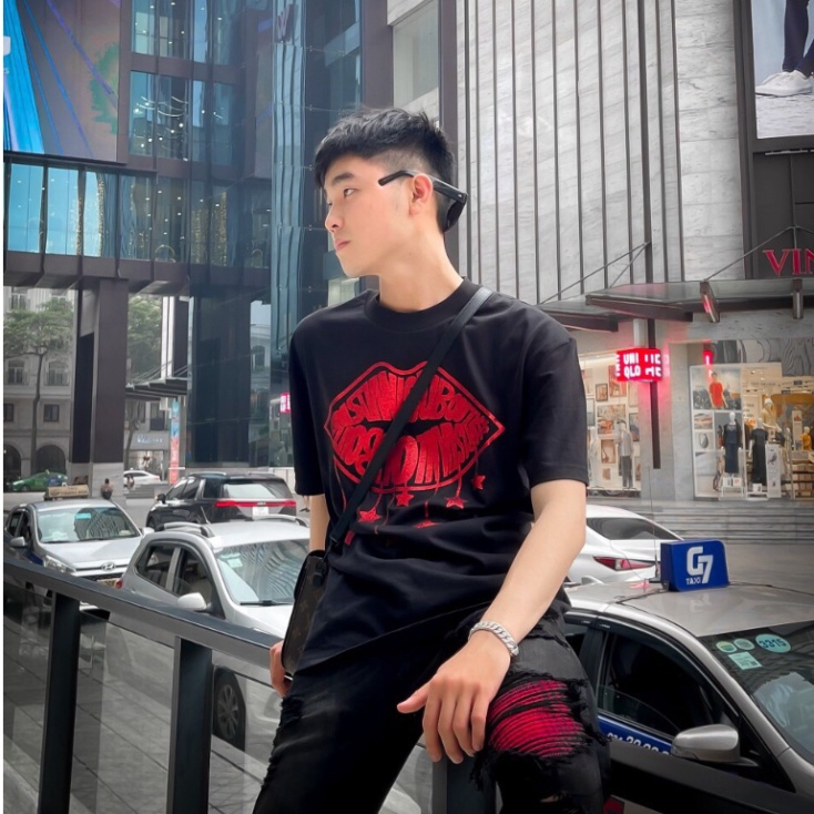 Áo Thun Louboutin Đôi Môi In Nhũ Kim Tuyến, unisex nam nữ chất cotton co dãn thoáng mát  cháy phố 2023 | BigBuy360 - bigbuy360.vn