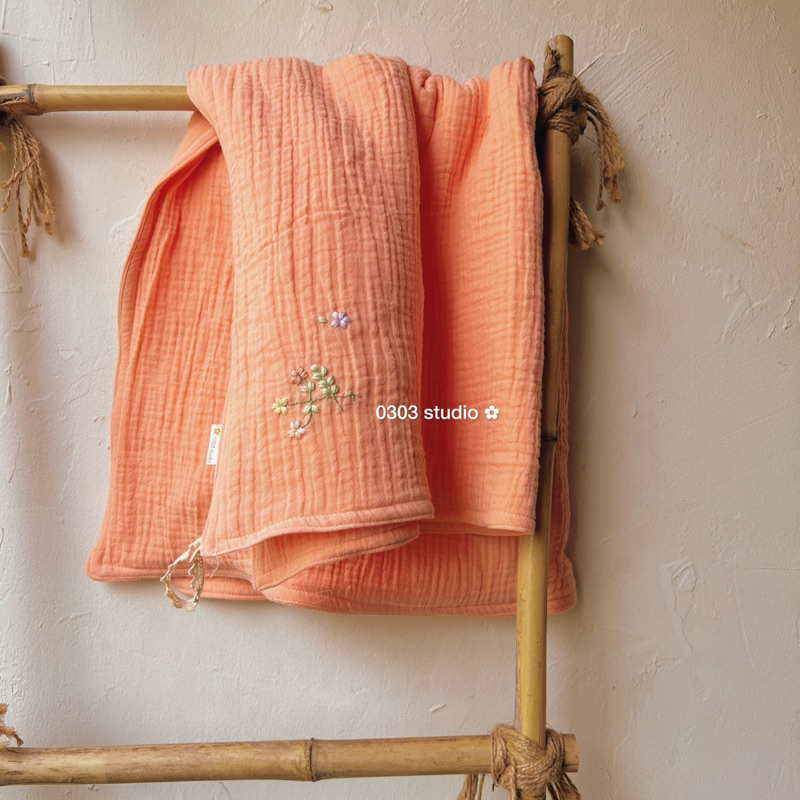 | 0303 studio | khăn tắm muslin thêu tay - 70cm