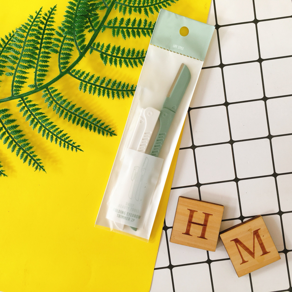 Dao Cạo Lông Mày, Chân Mày The Face Shop - Folding Eyebrow Trimmer TFS