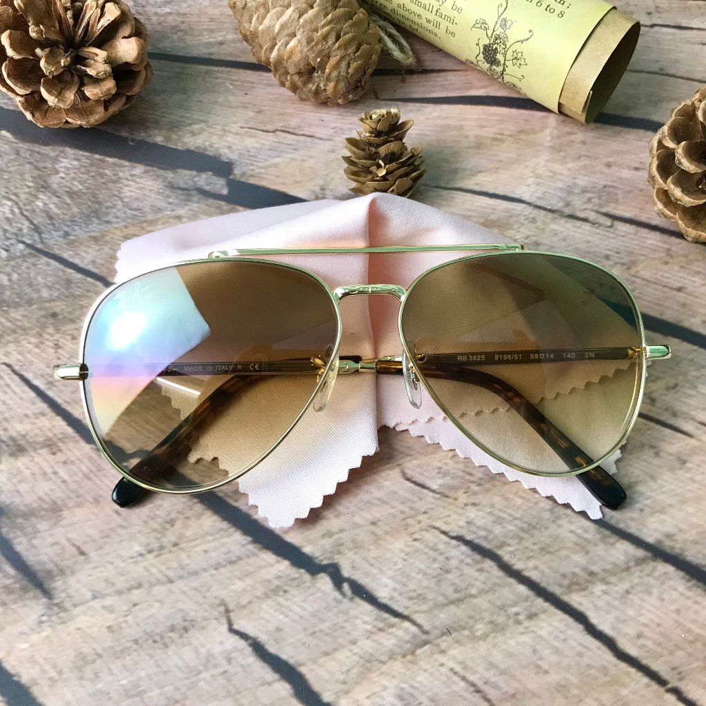 KÍNH RAYBANN AVIATOR NÂU TRÀ ĐI NGÀY ĐÊM HOẠ TIẾT CÀNG KÍNH HOA VĂN