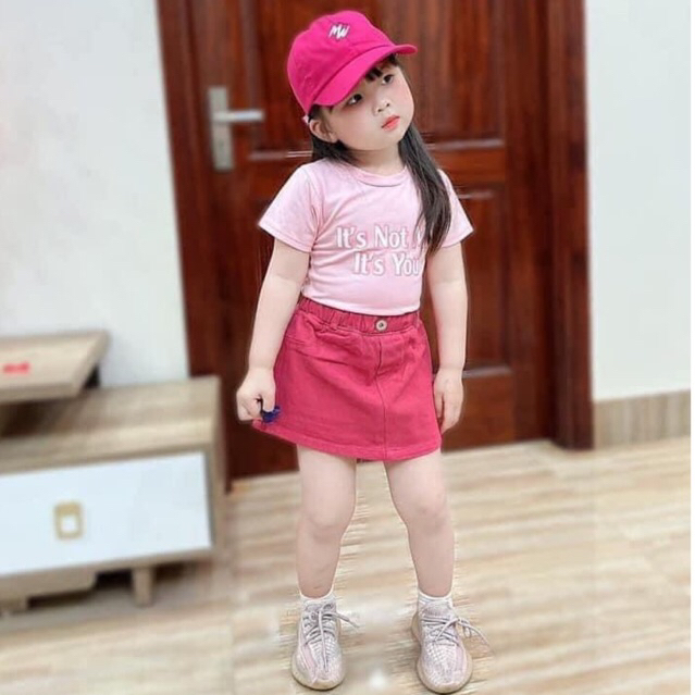 Sét chân váy hồng mix cùng áo phông thời trang cho bé gái từ 8-29kg