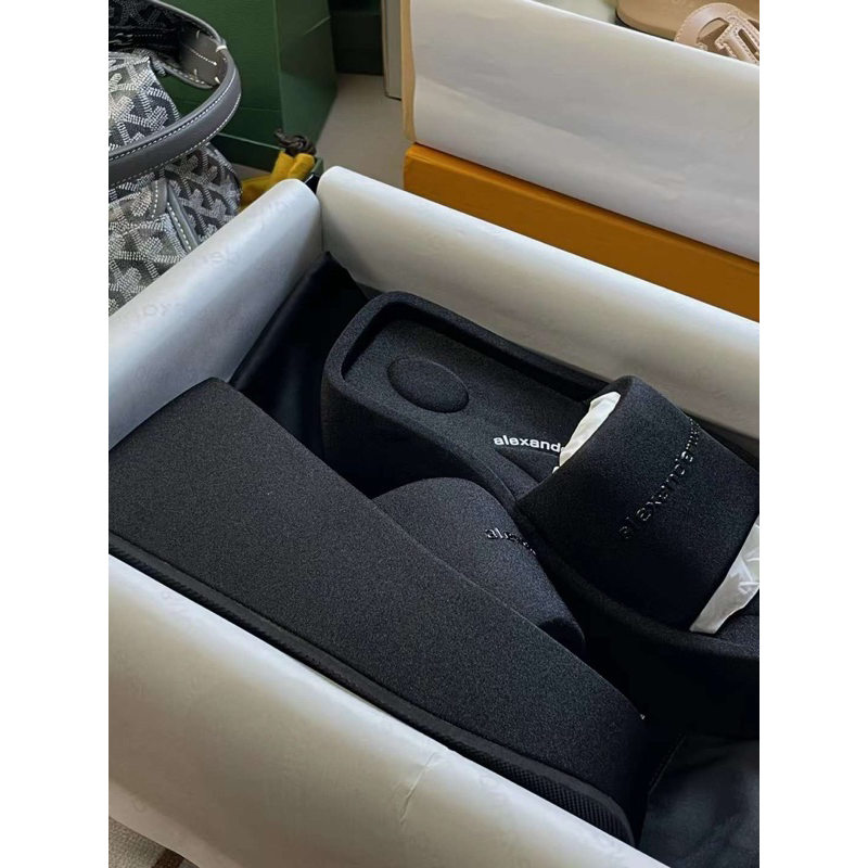 Dep Alexwang màu đen