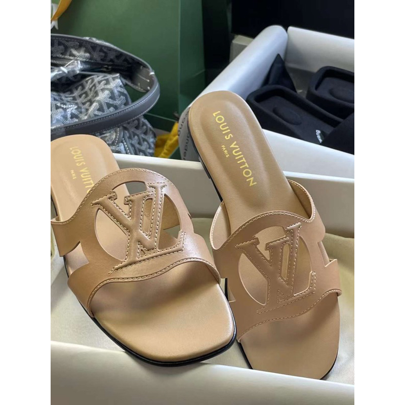 Dep lê lv màu nude