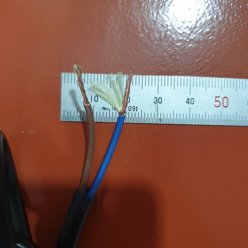 Dây nguồn số 8 ac 220v, loại tốt , dây mới, dài 50cm,tải 2.5A-5A