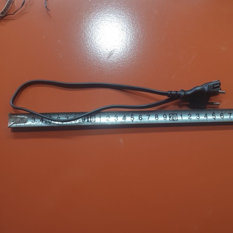 Dây nguồn số 8 ac 220v, loại tốt , dây mới, dài 50cm,tải 2.5A-5A