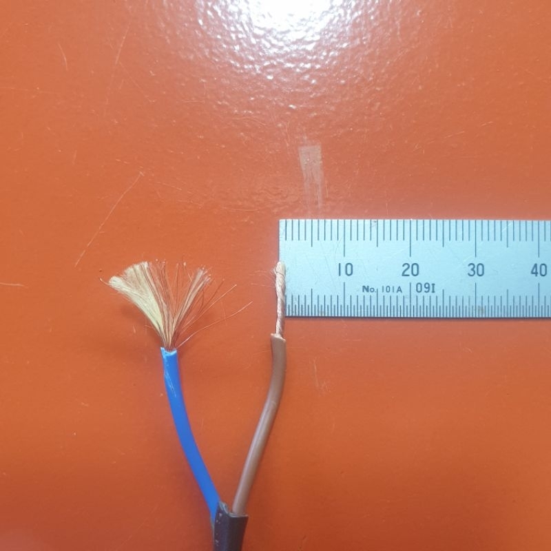 Dây nguồn số 8 ac 220v, loại tốt , dây mới, dài 50cm,tải 2.5A-5A