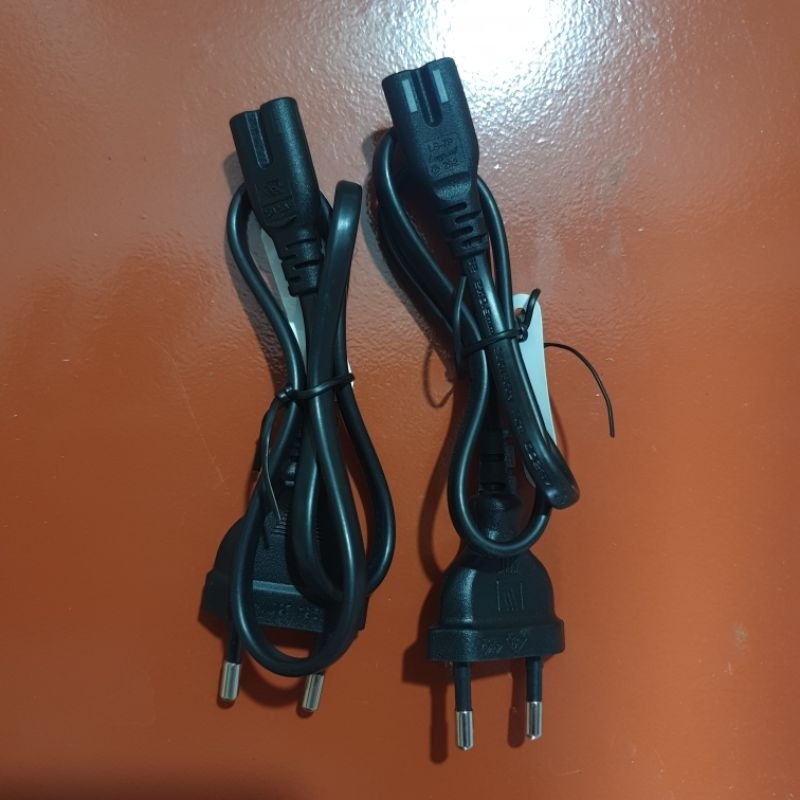 Dây nguồn số 8 ac 220v, loại tốt , dây mới, dài 50cm,tải 2.5A-5A