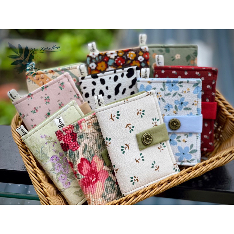 Ví gấp dáng đứng phối màu hoạ tiết Vintage