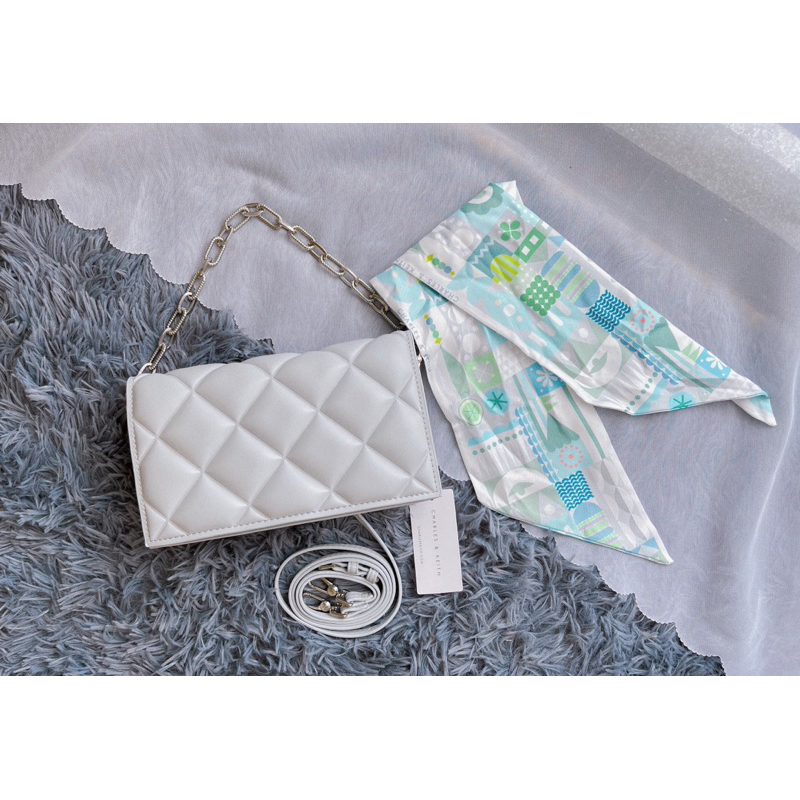 Túi xách nữ CNK Handle Quilted Clutch kèm khăn