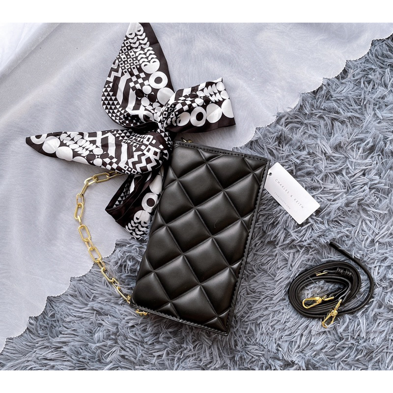 Túi xách nữ CNK Handle Quilted Clutch kèm khăn