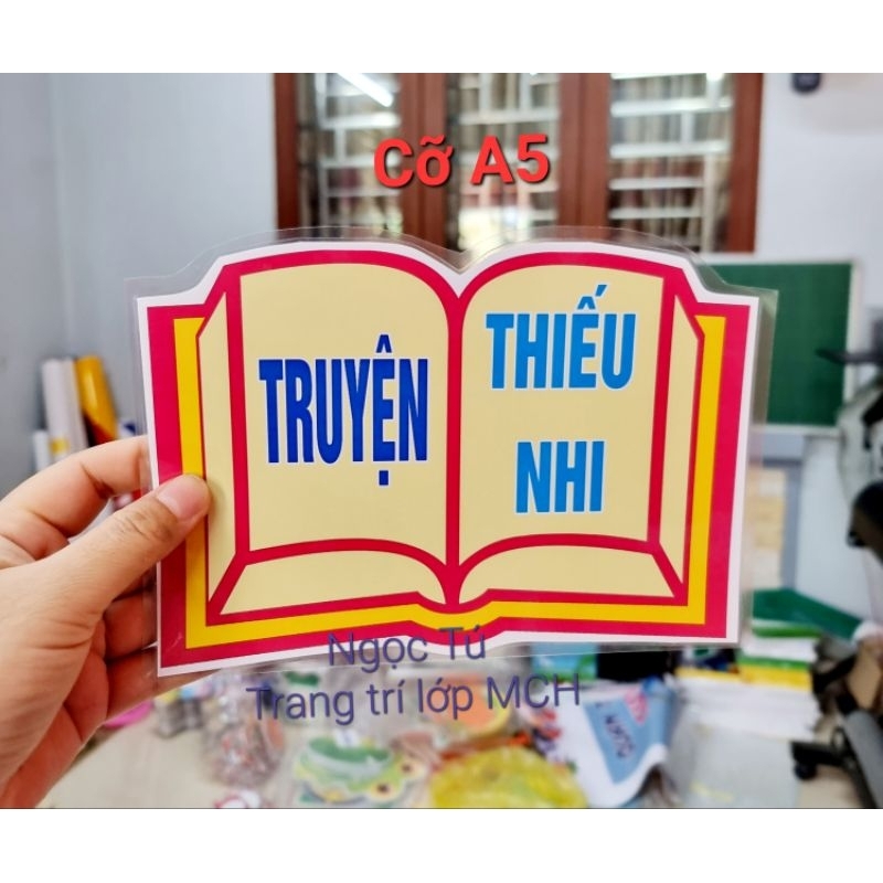 Tên Sách trang trí góc Thư viện in ép khổ A5 kèm băng dính xốp dán tường.
