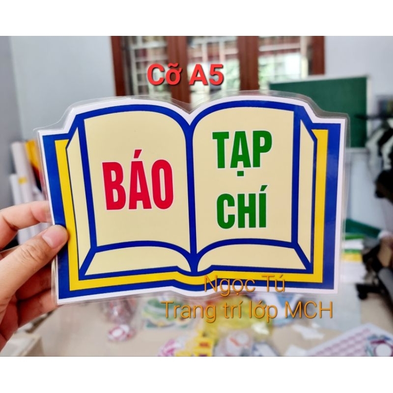 Tên Sách trang trí góc Thư viện in ép khổ A5 kèm băng dính xốp dán tường.