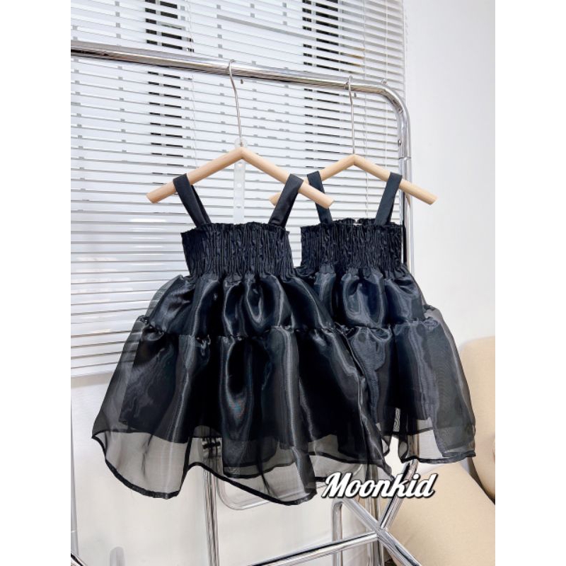 Váy 2 dây bé gái